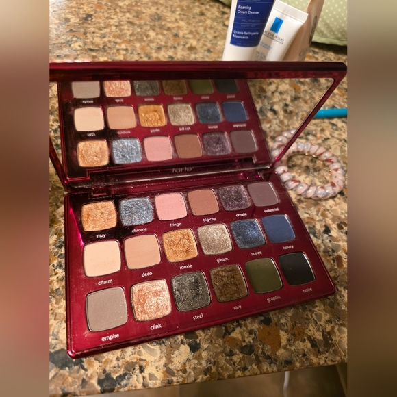 Tarte Geometric Palette with Assorted Eyeliners- Clinique - Picture 2 of 10